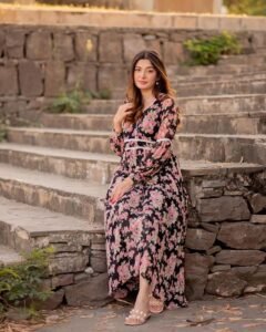 Anshika Teen Girls Escort in Adarsh Nagar, Delhi (2)